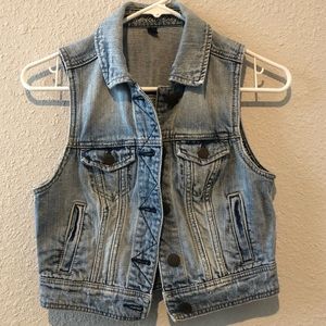 American Eagle Outfitters light wash denim jacket (vest)